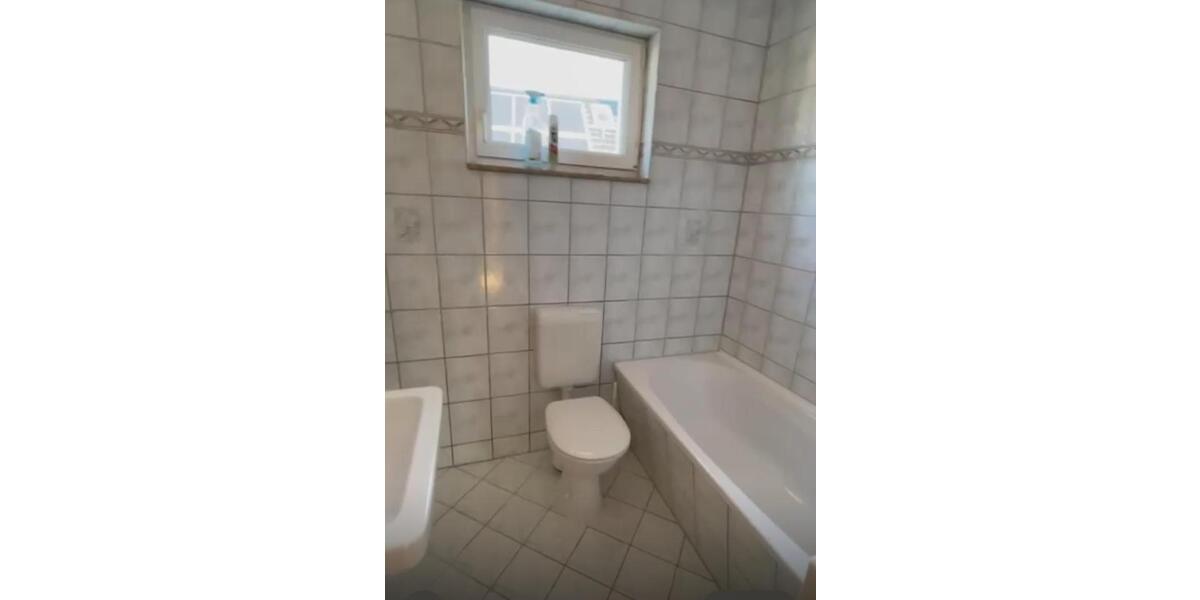 Etagenwohnung Schmölln - 2 Zimmer, 54 m&sup2;, 300&euro; | Angebot:23635135