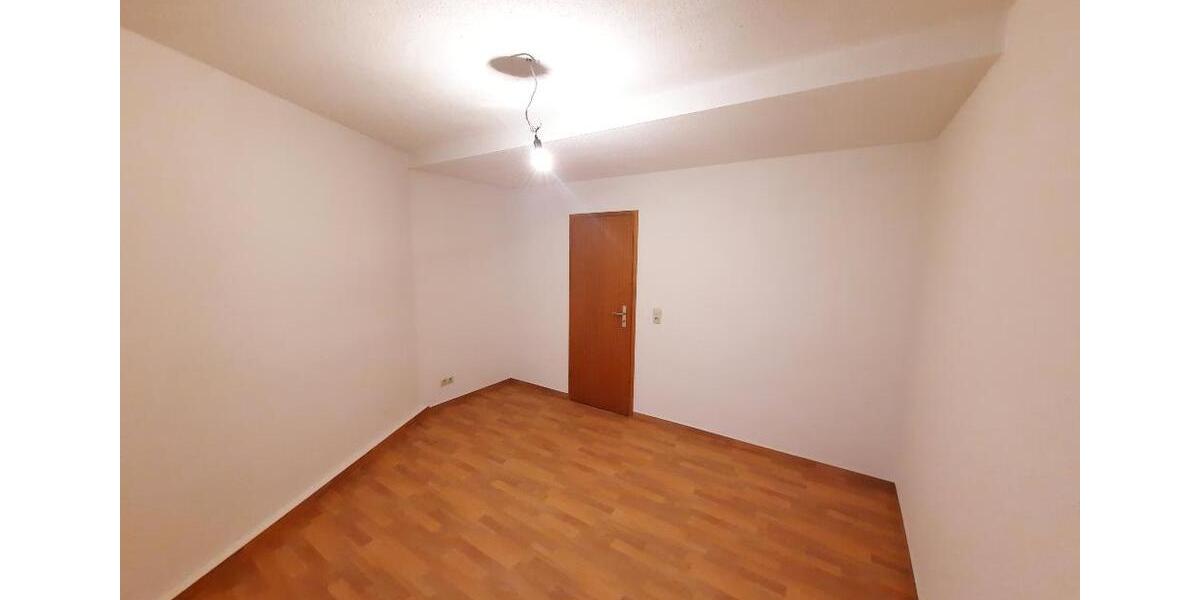 Etagenwohnung Elsterberg - 3 Zimmer, 62 m&sup2;, 295&euro; | Angebot:22041075