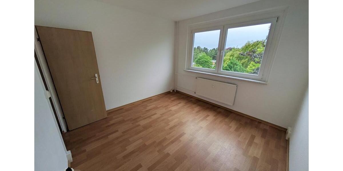 Etagenwohnung Limbach-Oberfrohna Oberfrohna - 3 Zimmer, 55 m&sup2;, 295&euro; | Angebot:26008246
