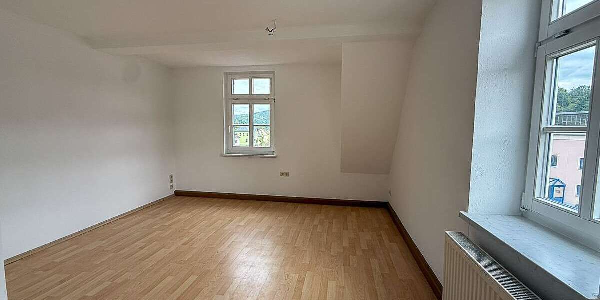 Etagenwohnung Aue-Bad Schlema Bad Schlema - 2 Zimmer, 51 m&sup2;, 280&euro; | Angebot:23068870