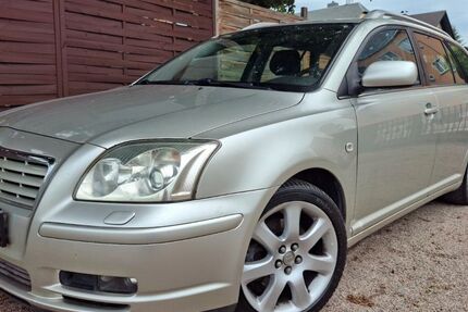 Toyota Avensis 179.077 km 3.950 &euro; Limbach-Oberfrohna 09212