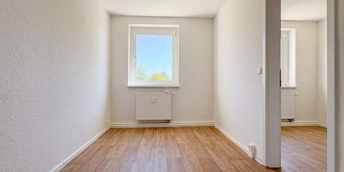 Etagenwohnung Glauchau - 4 Zimmer, 71 m&sup2;, 399&euro; | Angebot:25739825
