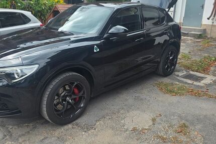 Alfa Romeo Stelvio 89.000 km 41.500 &euro; Reichenbach 08468