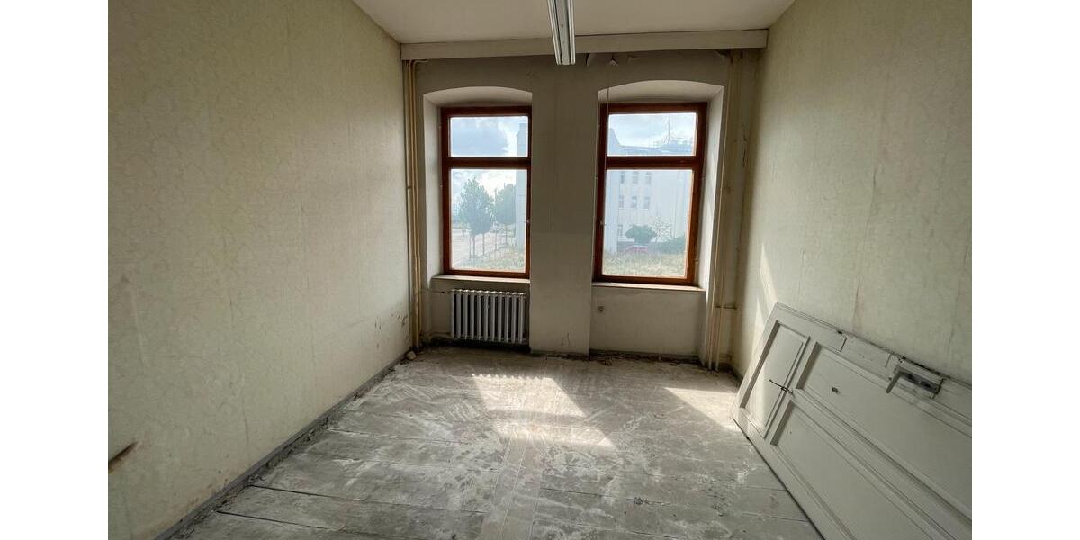 Mehrfamilienhaus, Wohnhaus Zwickau Zwickau-West - 40 Zimmer, 444 m&sup2;, 999&euro; | Angebot:19528589