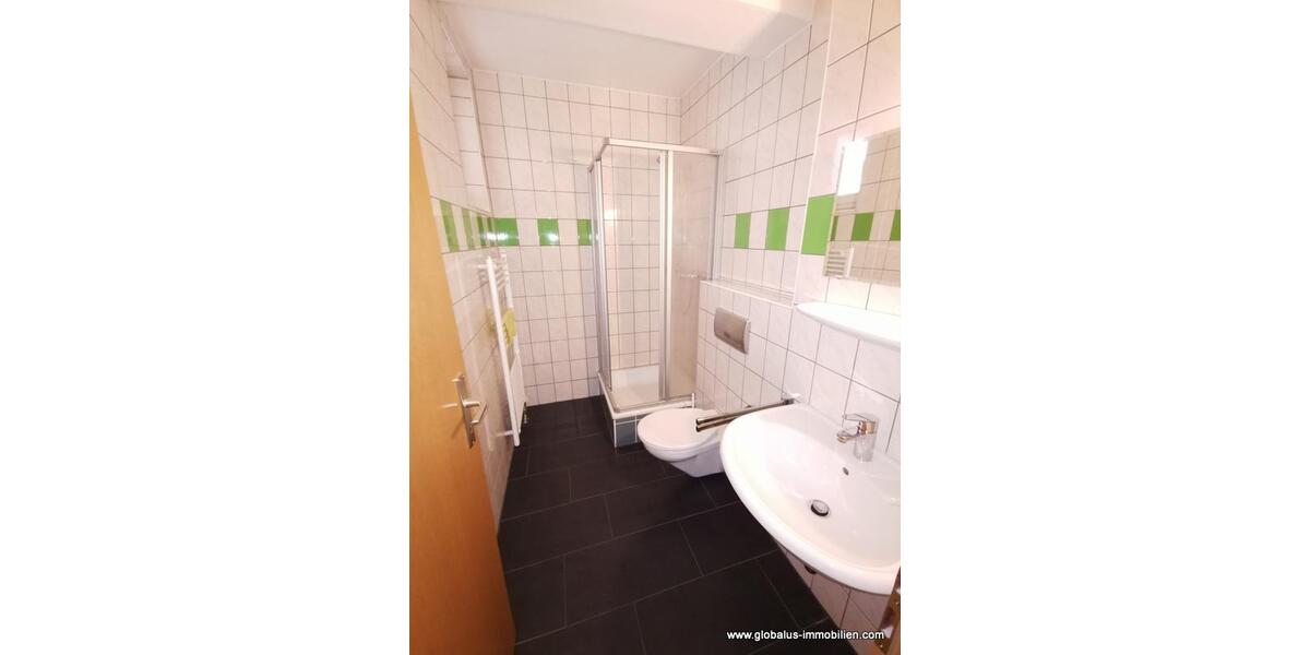 Etagenwohnung Zwickau - 3 Zimmer, 82 m&sup2;, 410&euro; | Angebot:25871110