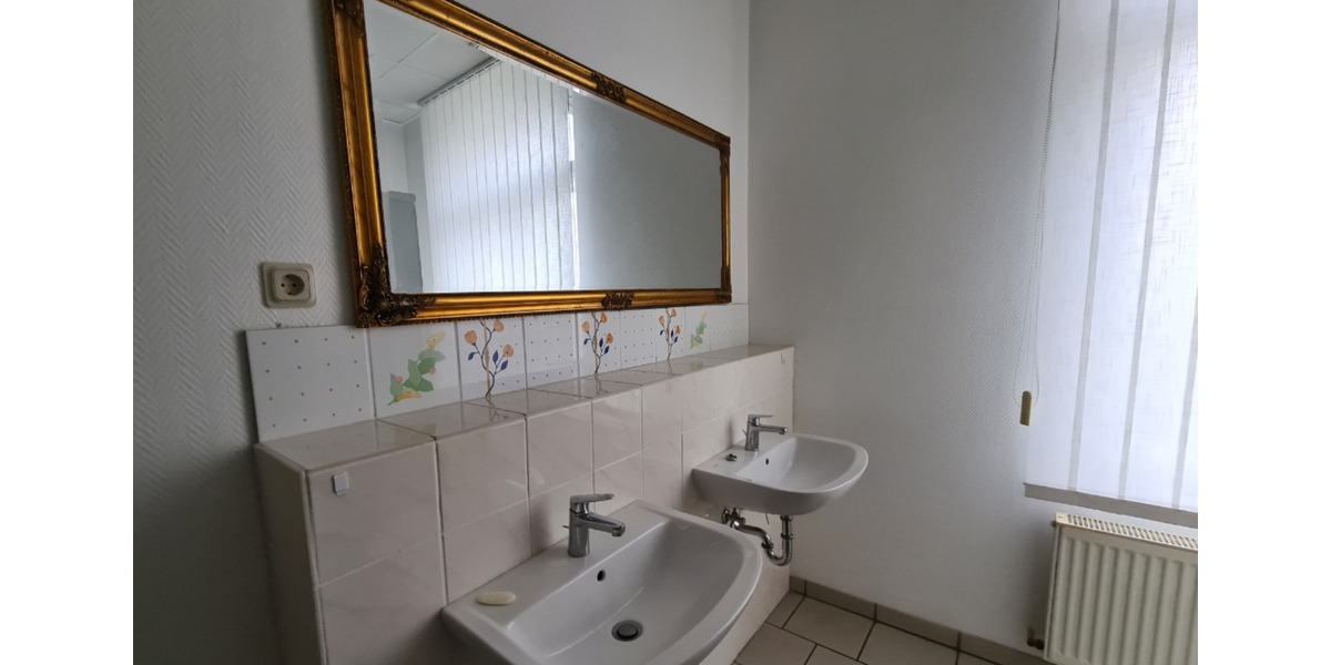 Etagenwohnung Werdau - 1 Zimmer, 33 m&sup2;, 200&euro; | Angebot:25536100