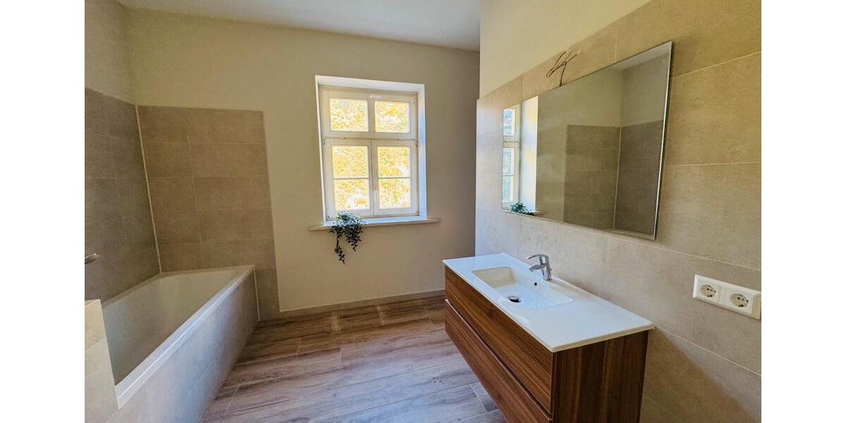 Etagenwohnung Schmölln - 2 Zimmer, 73 m&sup2;, 475&euro; | Angebot:25080051