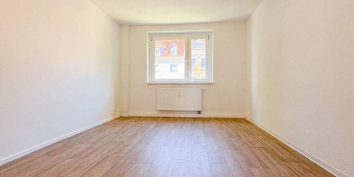 Etagenwohnung Glauchau - 4 Zimmer, 71 m&sup2;, 399&euro; | Angebot:25739825