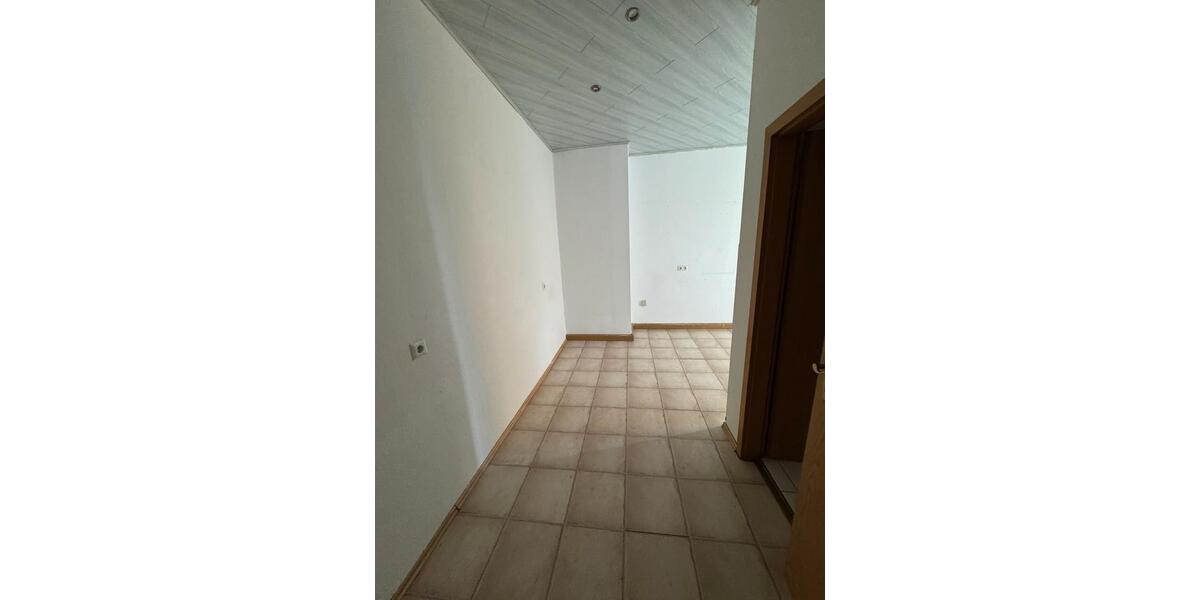 Etagenwohnung Greiz - 2 Zimmer, 63 m&sup2;, 290&euro; | Angebot:25654729