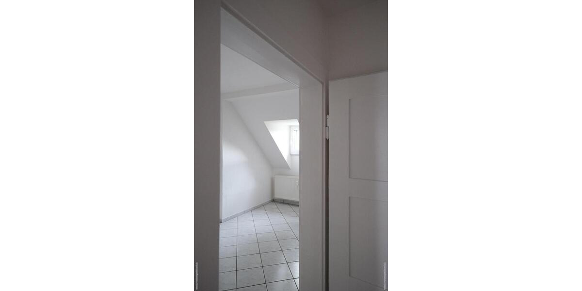 Dachgeschoßwohnung Zwickau Zwickau-Nord - 2 Zimmer, 52 m&sup2;, 285&euro; | Angebot:25790181