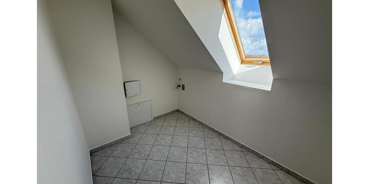 Dachgeschoßwohnung Zwickau Zwickau-Nord - 3 Zimmer, 99 m&sup2;, 620&euro; | Angebot:25753769