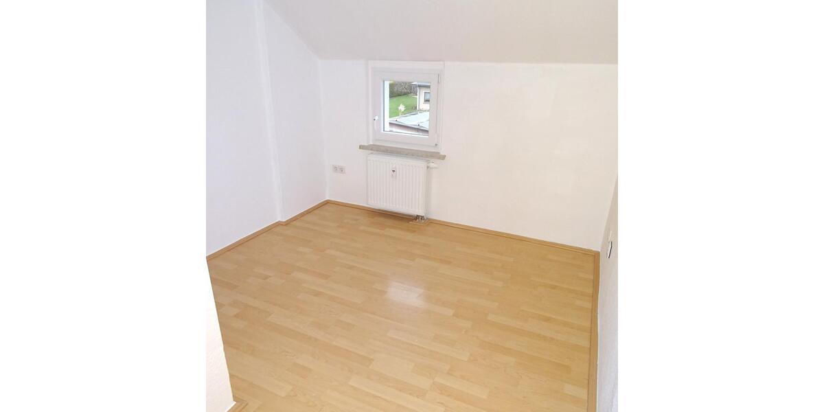 Etagenwohnung Werdau - 3 Zimmer, 70 m&sup2;, 390&euro; | Angebot:23779151