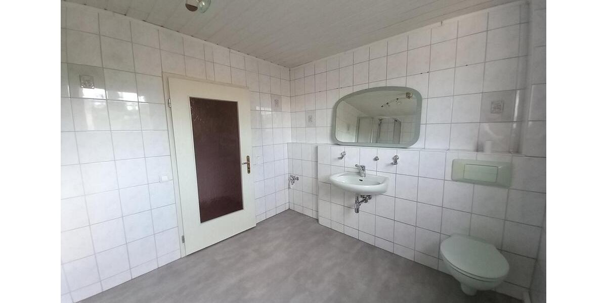 Etagenwohnung Neukirchen/Pleiße Pleiße - 3 Zimmer, 85 m&sup2;, 419&euro; | Angebot:25131621