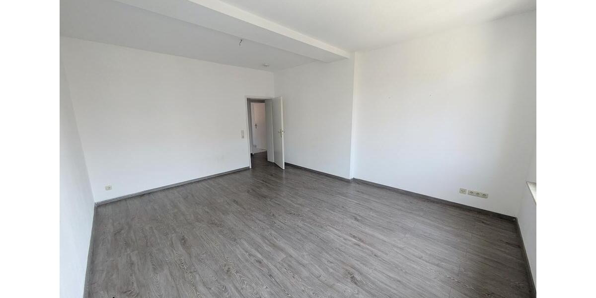Etagenwohnung Zwickau - 3 Zimmer, 68 m&sup2;, 410&euro; | Angebot:25945671