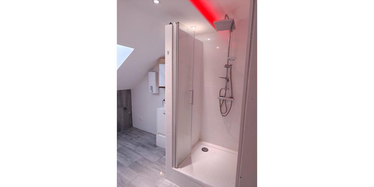 Dachgeschoßwohnung Crimmitschau - 3.5 Zimmer, 65 m&sup2;, 460&euro; | Angebot:25267386