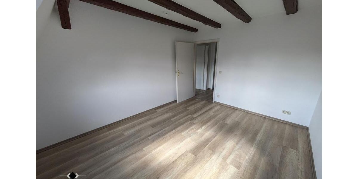 Dachgeschoßwohnung Zwickau - 2 Zimmer, 55 m&sup2;, 270&euro; | Angebot:25945659