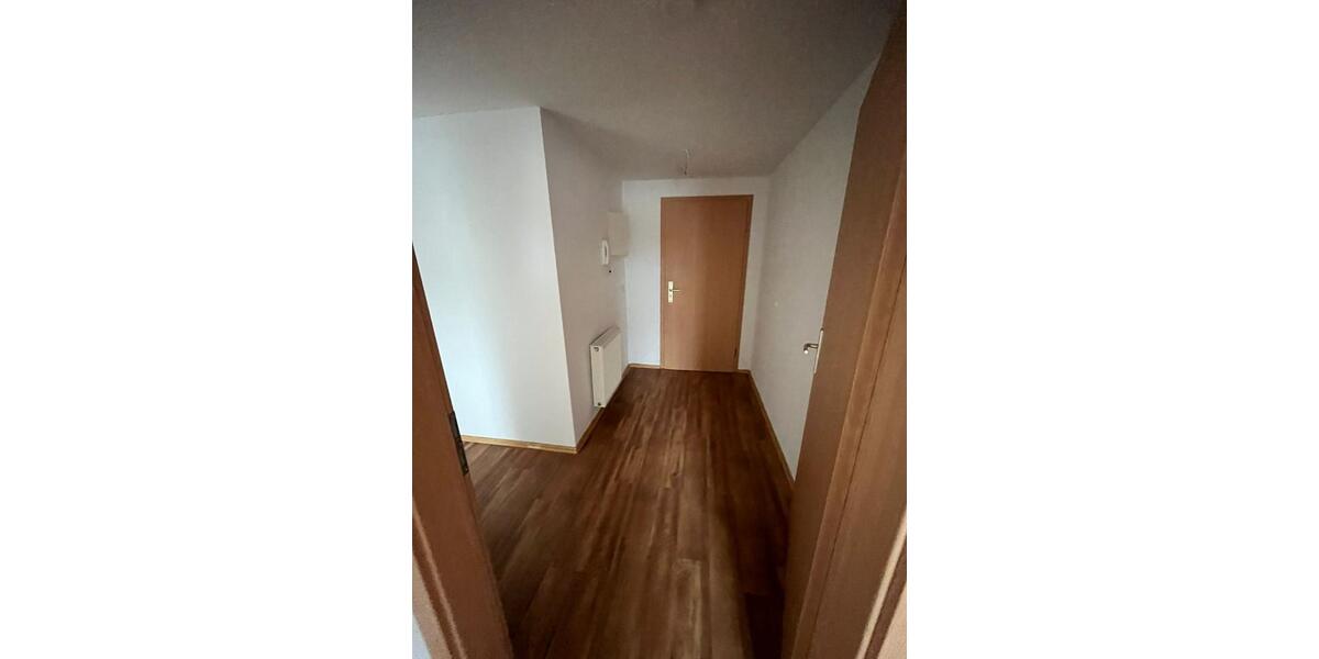 Dachgeschoßwohnung Glauchau - 3 Zimmer, 68 m&sup2;, 300&euro; | Angebot:21635930
