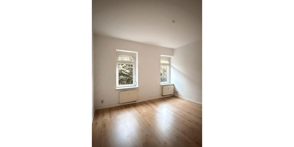 Erdgeschoßwohnung Glauchau - 2 Zimmer, 55 m&sup2;, 385&euro; | Angebot:25852120